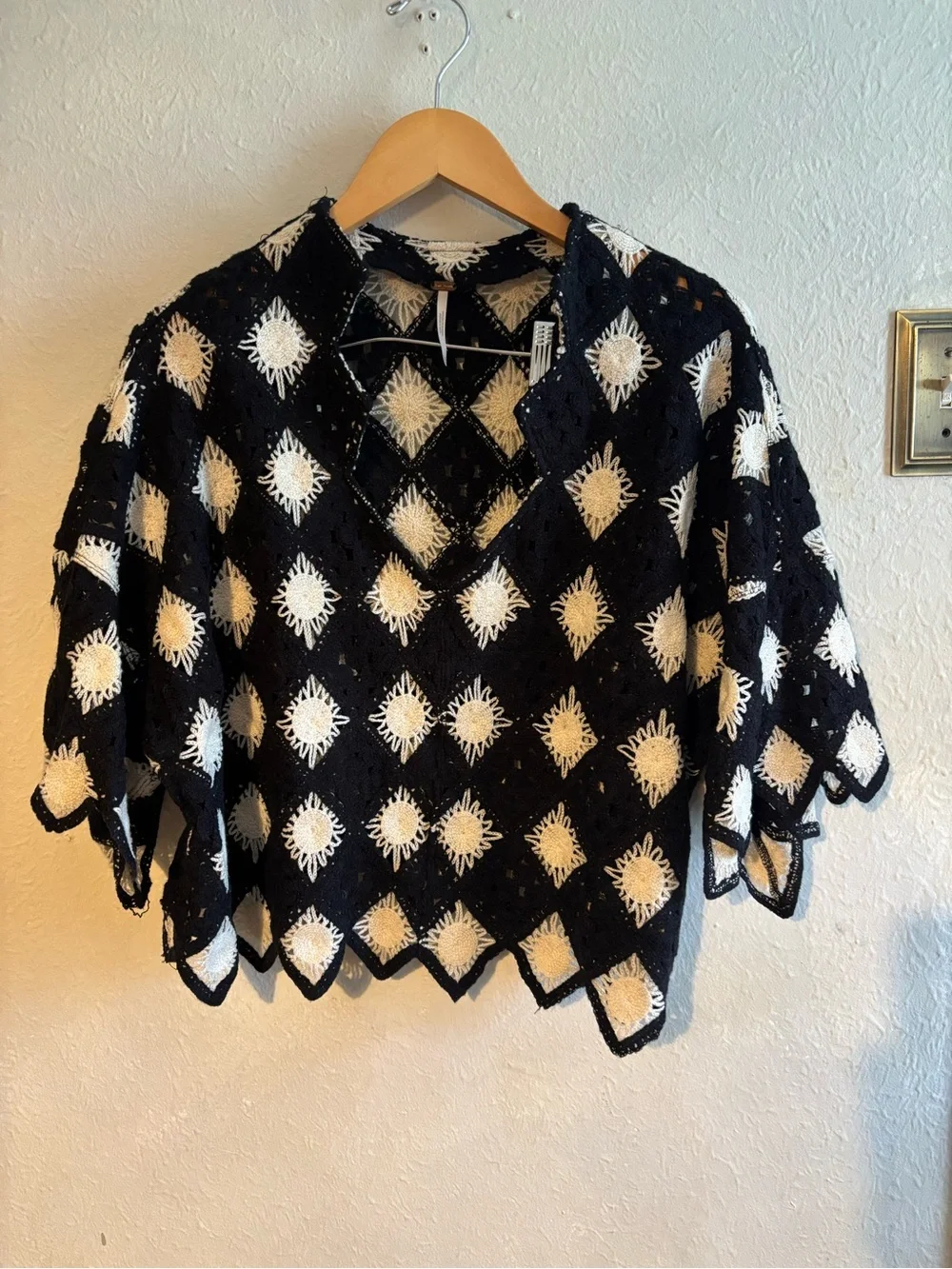 Black and‎ White Diamond Crochet Top